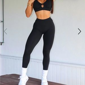 Bombshell Shape Leggings Size small